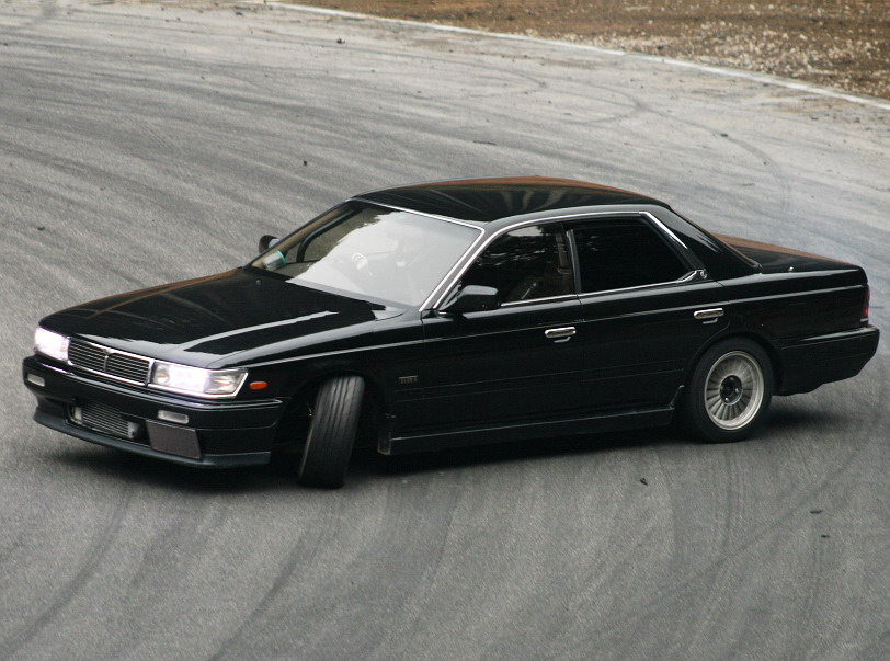 Nissan Laurel C33 �� ������������� ��������